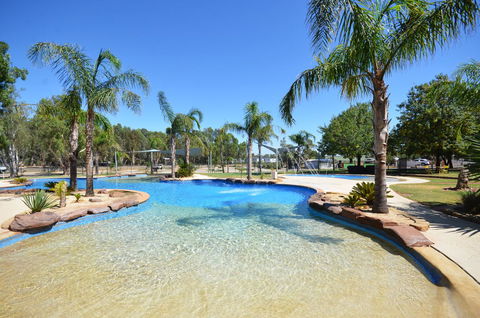 Tasman Holiday Parks - Merool On The Murray - Your Accommodation 4