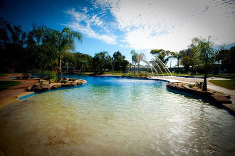 Tasman Holiday Parks - Merool On The Murray - Your Accommodation 27
