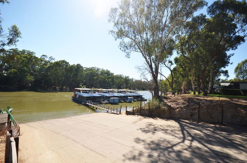 Tasman Holiday Parks - Merool On The Murray - Your Accommodation 3