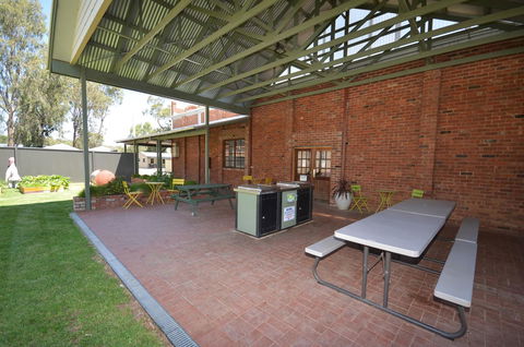 Tasman Holiday Parks - Merool On The Murray - Your Accommodation 38