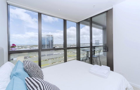 Brilliant Victoria Harbour Waterfront - Your Accommodation 0