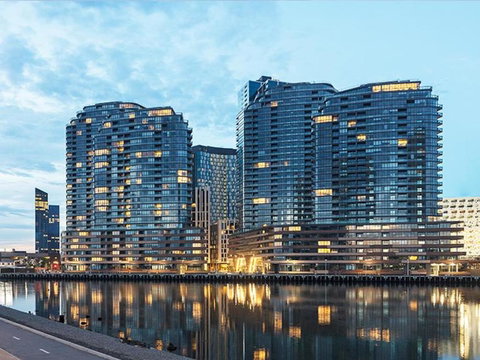 Brilliant Victoria Harbour Waterfront - Your Accommodation 21