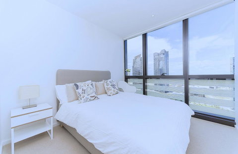 Brilliant Victoria Harbour Waterfront - Your Accommodation 2