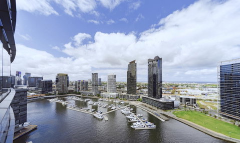 Brilliant Victoria Harbour Waterfront - Your Accommodation 7