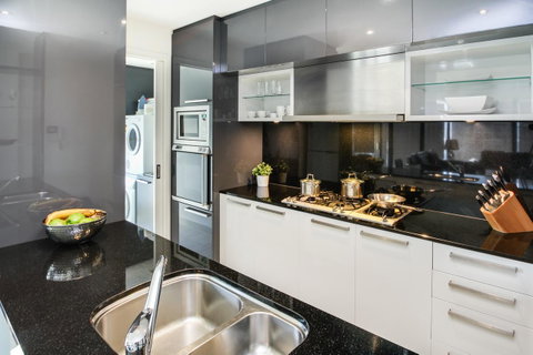 Southbank Apartments Eureka - Your Accommodation 3