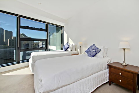 Southbank Apartments Eureka - Your Accommodation 12