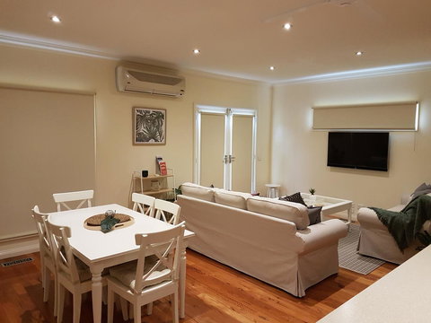 Healesville House - Fig Tree House - Your Accommodation 8