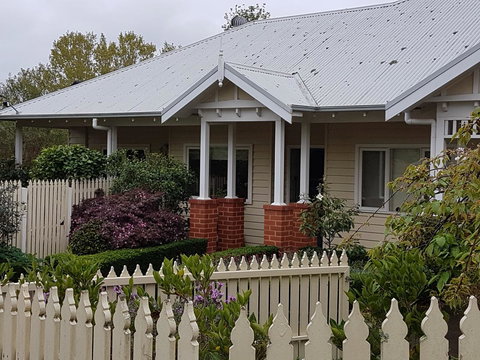 Healesville House - Fig Tree House - Your Accommodation 0