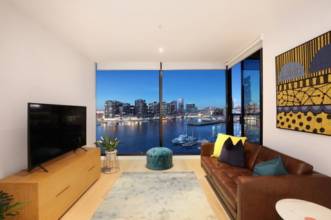 Orange Stay At Collins Wharf - Your Accommodation 1