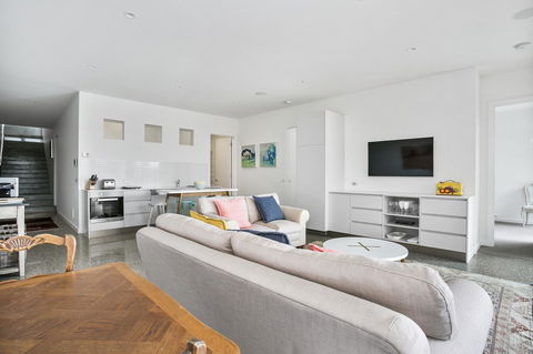 Lansdowne Villa - With Swimming Pool - Your Accommodation 2