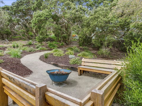 Lansdowne Villa - With Swimming Pool - Your Accommodation 13