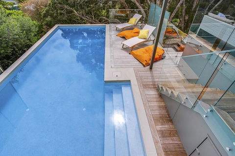 Lansdowne Villa - With Swimming Pool - Your Accommodation 4