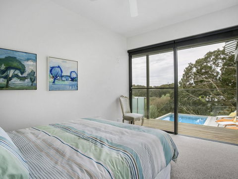 Lansdowne Villa - With Swimming Pool - Your Accommodation 11