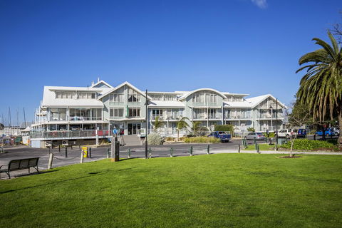 Aligned Corporate Residences Williamstown - Your Accommodation 3