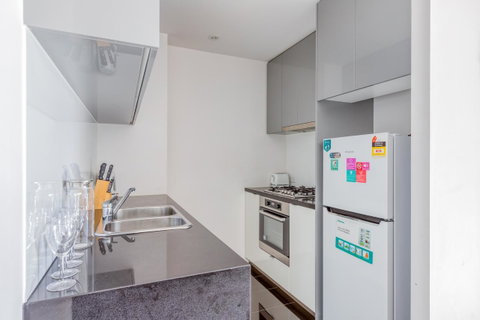 Southbank Biz-Biz Hotel Apartment - Your Accommodation 8