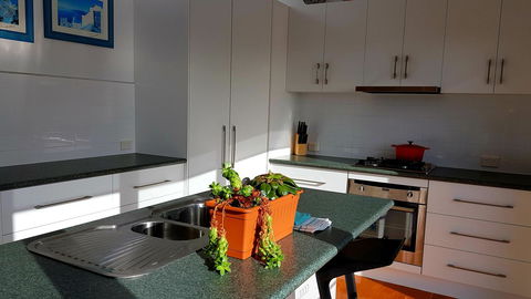 Beach Retreat Apartment Marengo - Your Accommodation 3
