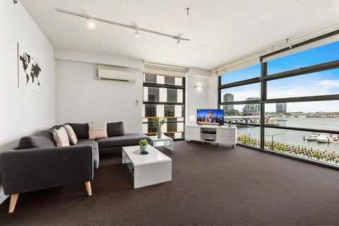 Docklands Private Collection - City Harbour Apartments - Your Accommodation 14