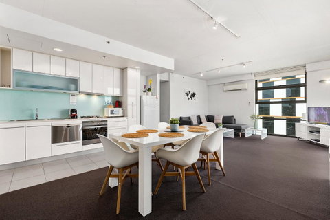 Docklands Private Collection - City Harbour Apartments - Your Accommodation 13