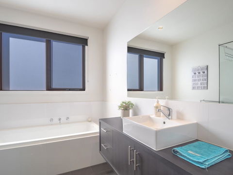 Blairgowrie Moonah Beach House: Walk To Beach - Your Accommodation 15