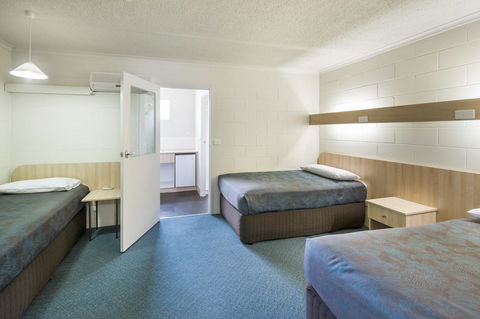 Box Hill Motel - Your Accommodation 10