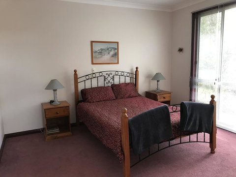 Eagle Bay Views - Your Accommodation 8