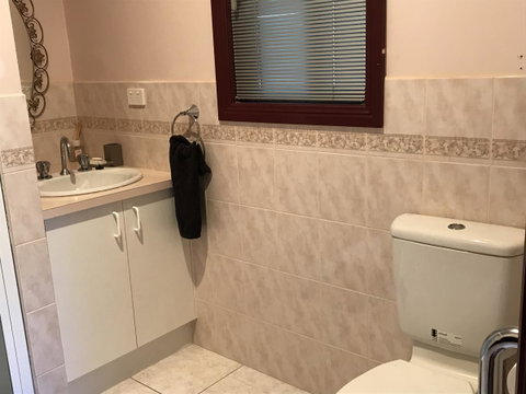 Eagle Bay Views - Your Accommodation 9