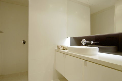 C-Scape Water Front Apartment - Your Accommodation 8