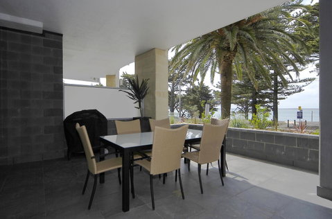 C-Scape Water Front Apartment - Your Accommodation 14