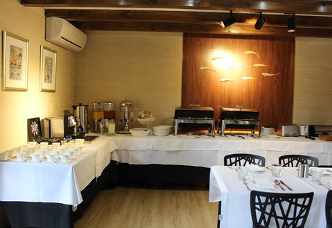 Eltham Gateway Hotel & Conference Centre - Your Accommodation 13