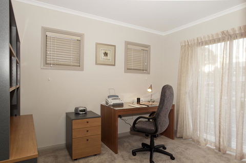 Ringwood Royale - Your Accommodation 1