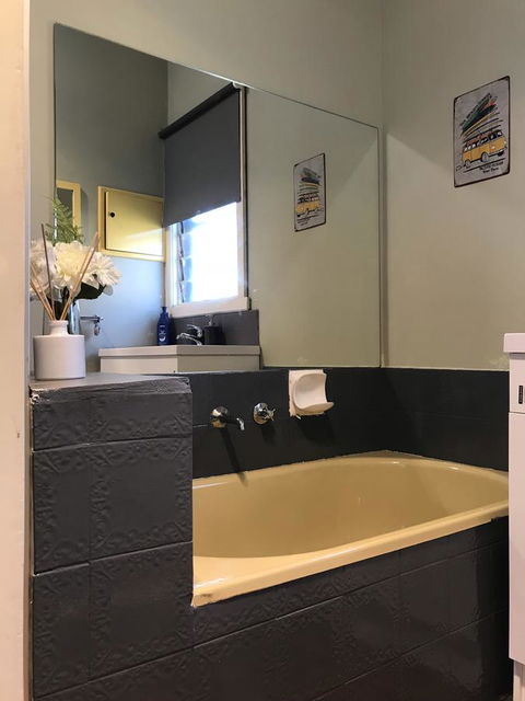 Jettycove Beach House - Your Accommodation 11