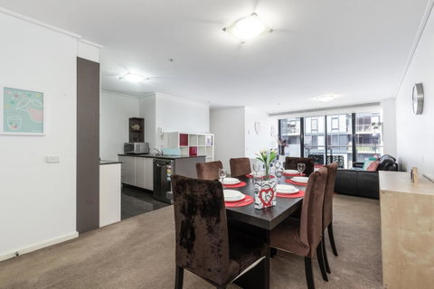 Melbourne Vacation Rentals Apartment - Your Accommodation 3