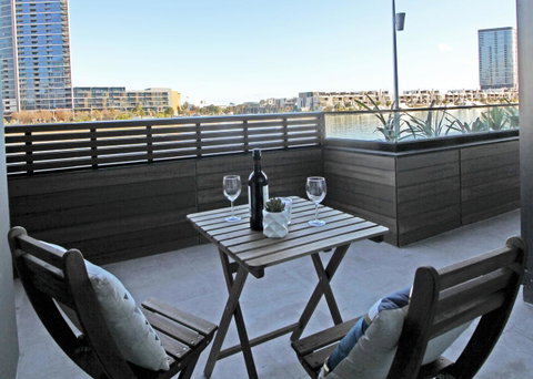 Auzzie Apartments Docklands, Melbourne - Your Accommodation 3