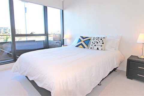 Auzzie Apartments Docklands, Melbourne - Your Accommodation 8