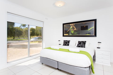 Mildura Holiday Villas - Your Accommodation 16