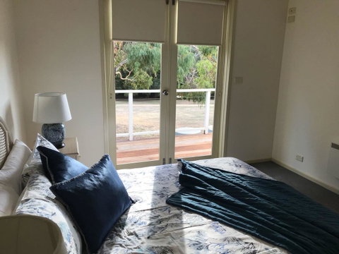 Lakeside Conti Villas - Your Accommodation 4