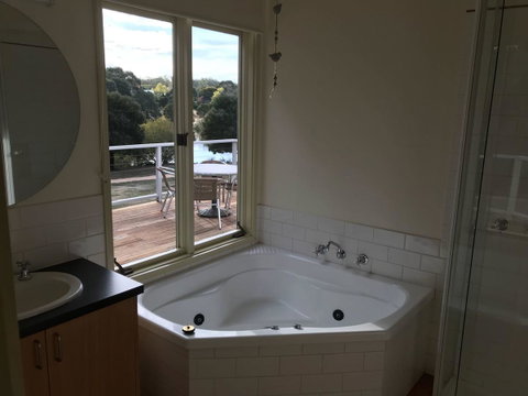 Lakeside Conti Villas - Your Accommodation 3
