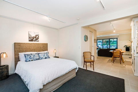The Waterfront Apartment - Your Accommodation 5
