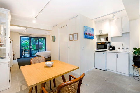The Waterfront Apartment - Your Accommodation 8