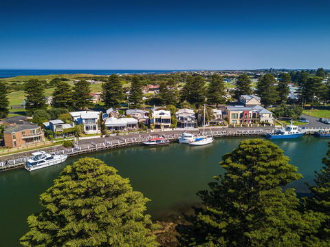 The Waterfront Apartment - Your Accommodation 1