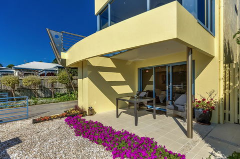 The Waterfront Apartment - Your Accommodation 4