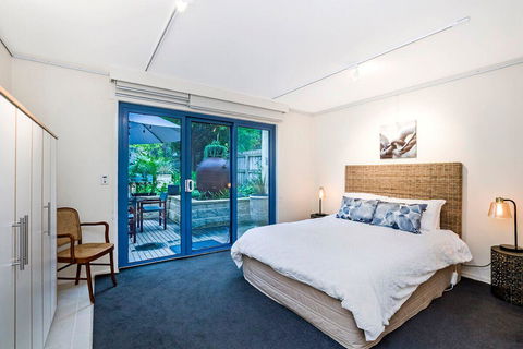 The Waterfront Apartment - Your Accommodation 6