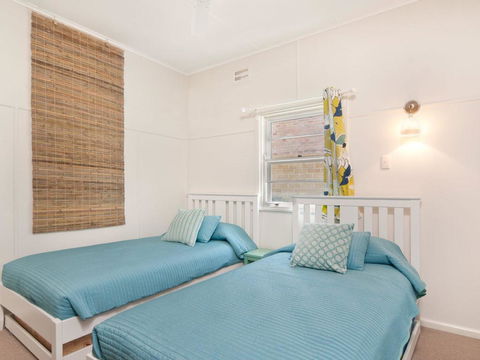 The Blue House - Flat Walk To River And Beach - Your Accommodation 2