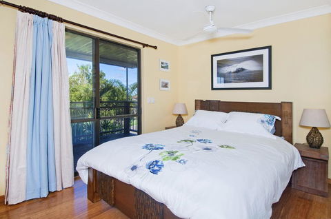 THE BOARDROOM ON BANKSIA - 11 Banksia Ave Bonny Hills - Your Accommodation 3