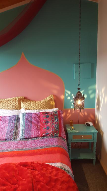 The Bohemian Art Studio - Your Accommodation 3