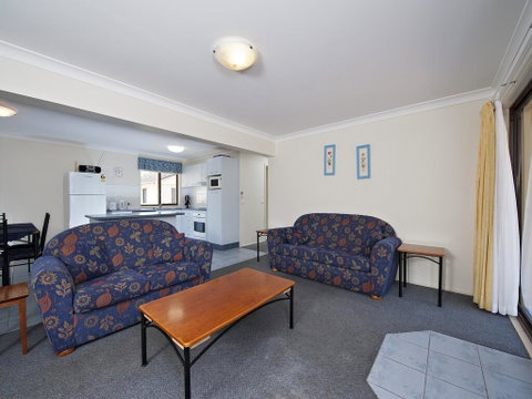 The Breakers, 16B Government Road - Your Accommodation 1
