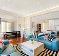 The Bud House - Your Accommodation