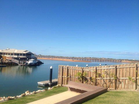 The Carnarvon Luxury Canal Home - Your Accommodation 2