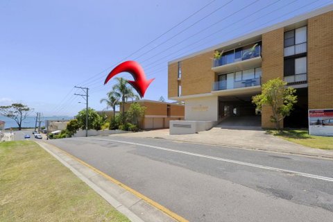 The Crest Unit 1 - Shoal Bay - Your Accommodation 1