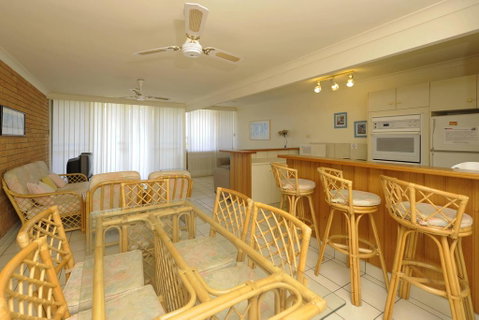 The Crest Unit 1 - Shoal Bay - Your Accommodation 2